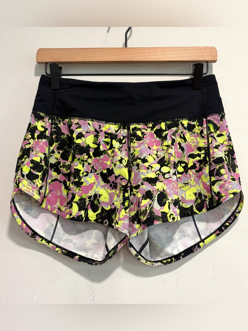 Lululemon Speed Up Mid-Rise Lined Short